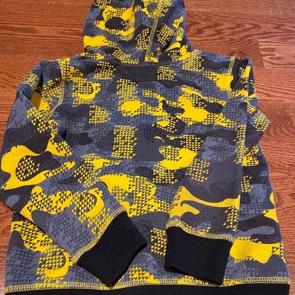 Puma Yellow Pattern Hooded Zip-Up Boys US5 - Picture 3 of 4